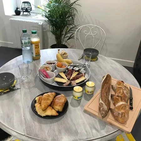 Nocleg ze śniadaniem Les Hirondelles Du Marais Riom