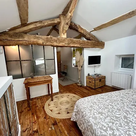 Les Hirondelles Du Marais Bed & Breakfast