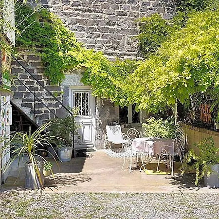 B&B Les Hirondelles Du Marais 리옴