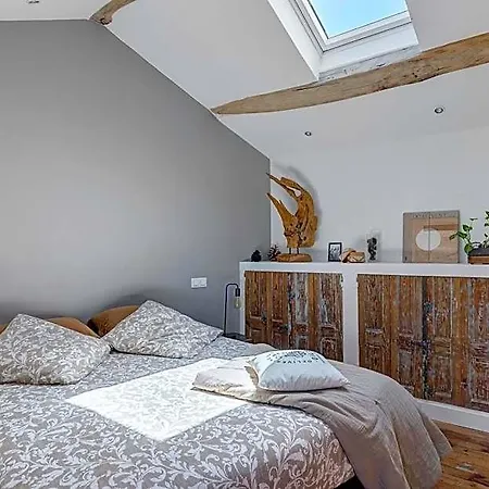 Les Hirondelles Du Marais B&B 리옴